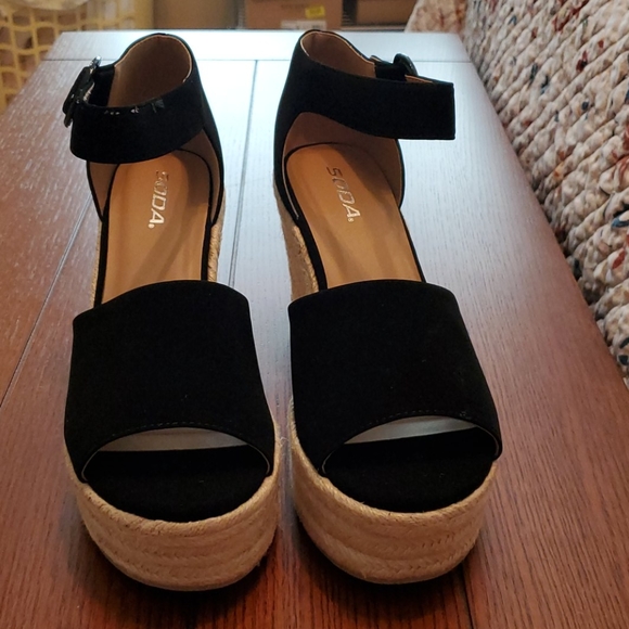 Soda Shoes - Soda brand platform sandals